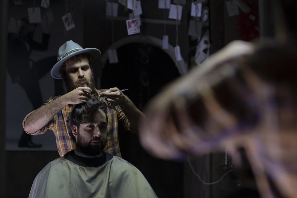 How to Choose the Perfect Barber Space for Rent in Your City