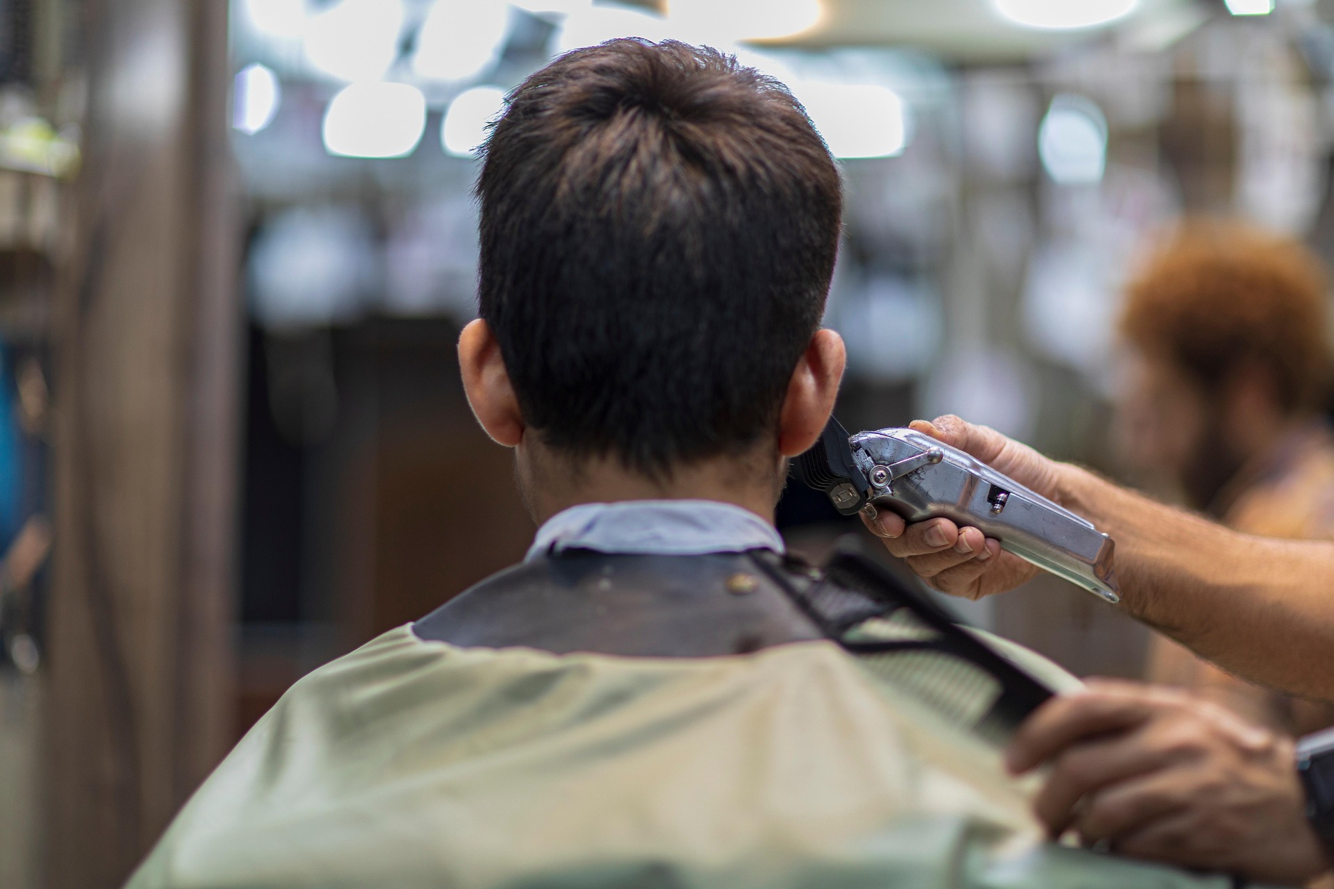 Barber Suite vs Booth Rental: Which Is Better for Your Business?